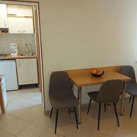 Apartmani Neva Макарска Екстериор снимка