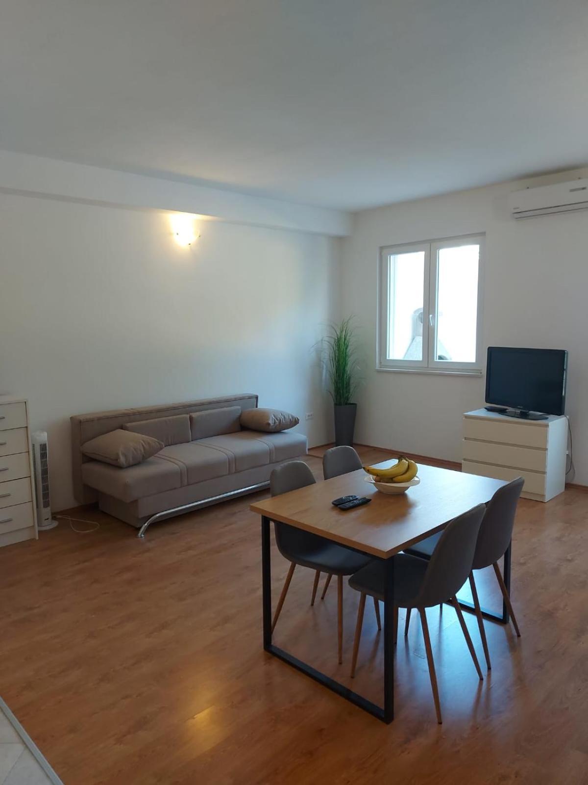 Apartmani Neva Макарска Екстериор снимка