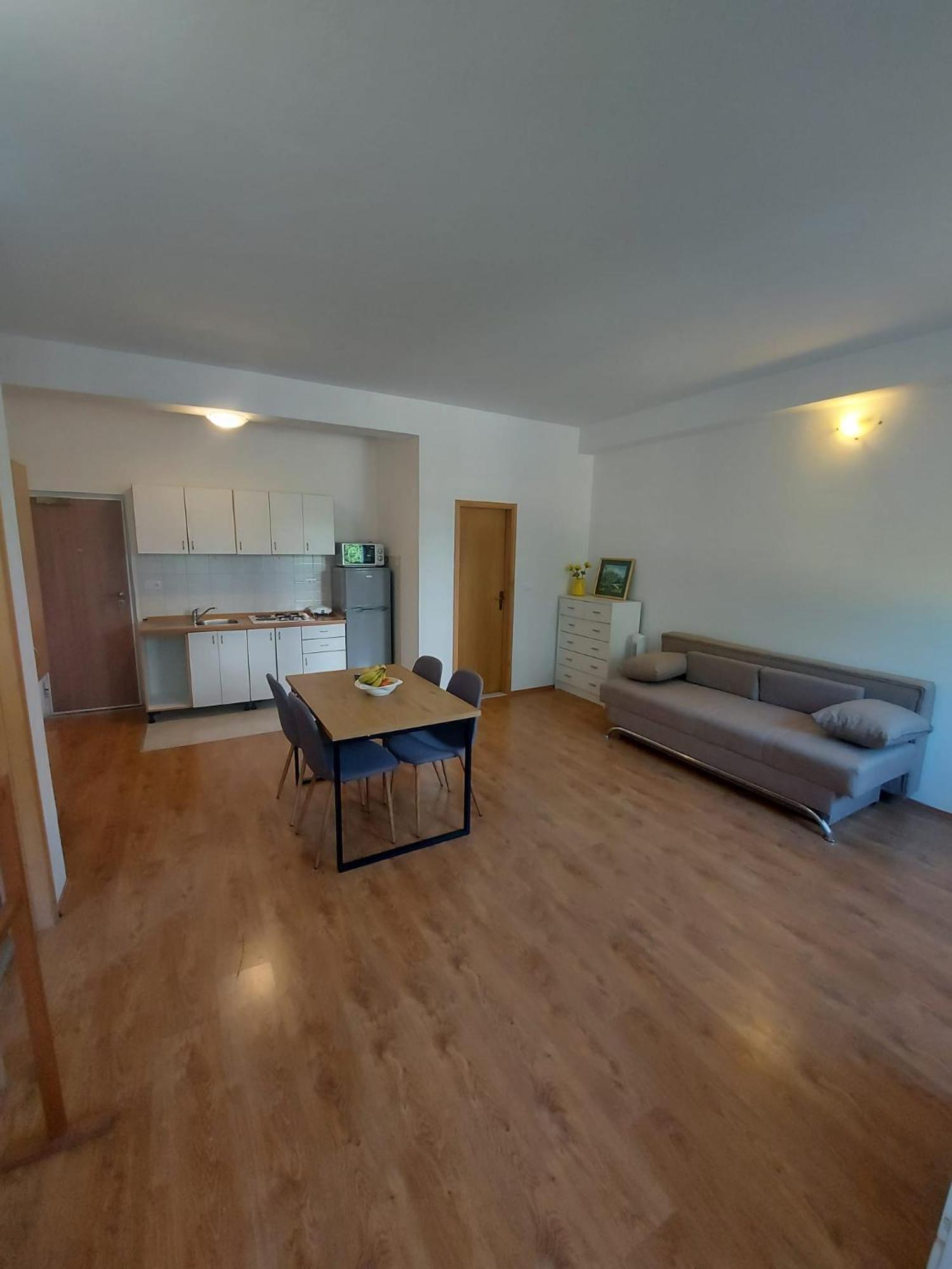 Apartmani Neva Макарска Екстериор снимка