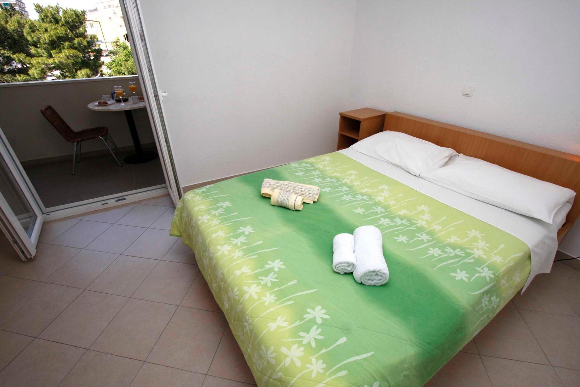 Apartmani Neva Макарска Екстериор снимка