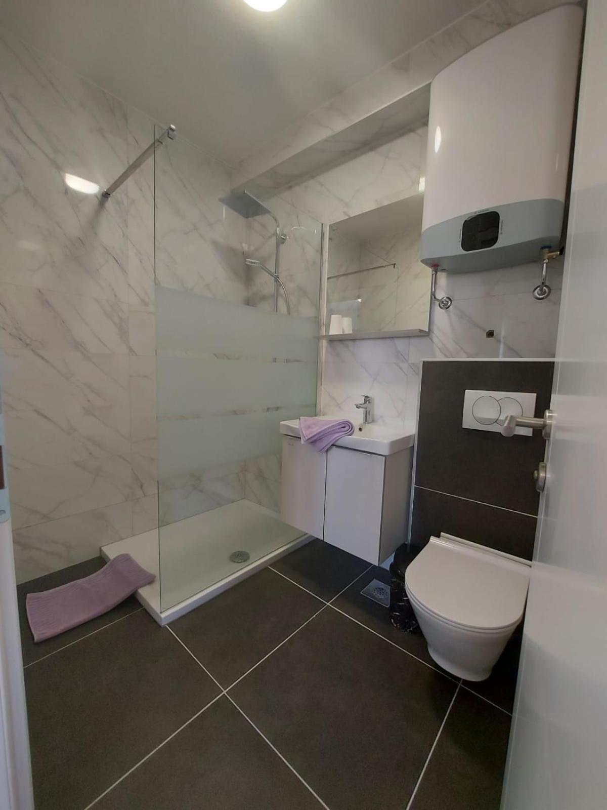 Apartmani Neva Макарска Екстериор снимка