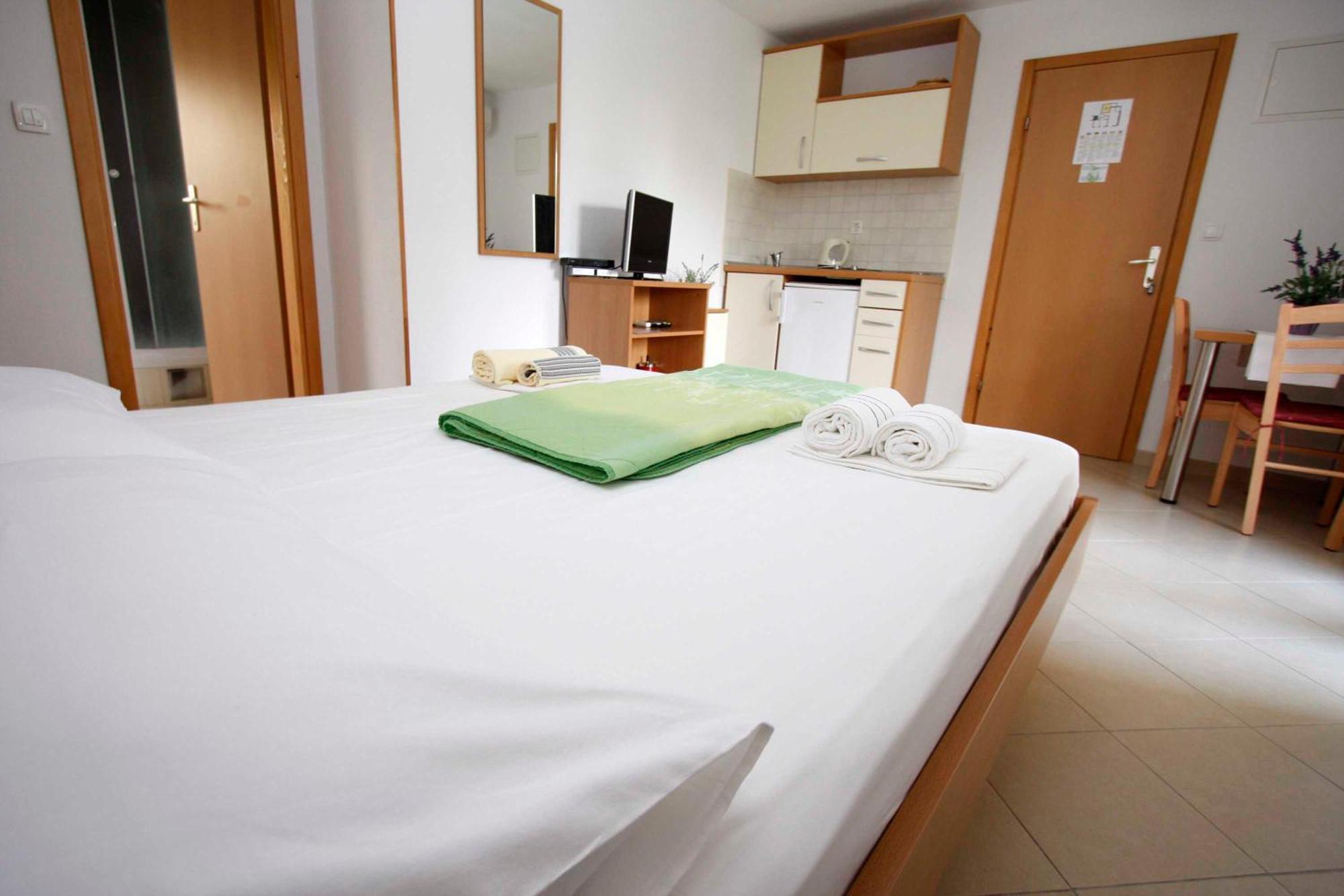 Apartmani Neva Макарска Екстериор снимка